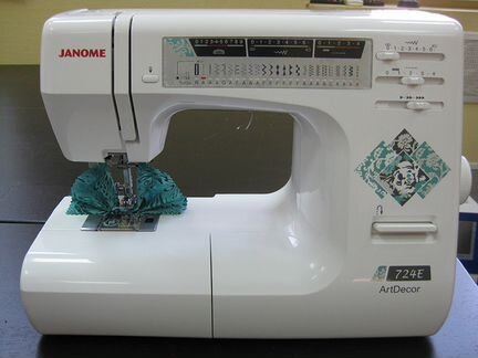 Швейная машина Janome ArtDecor 724 E