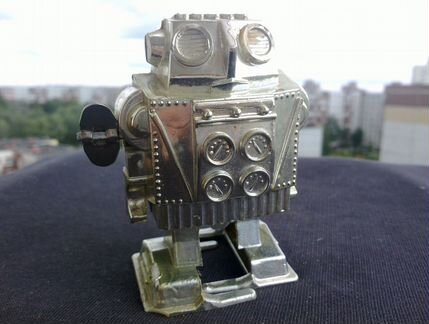 Заводная игрушка робот - СССР
