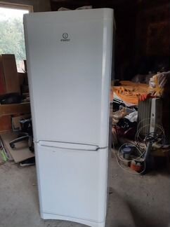 Холодильник indesit c132g