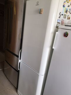 Холодильник indezit