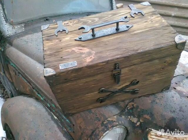 Сундук деревянный