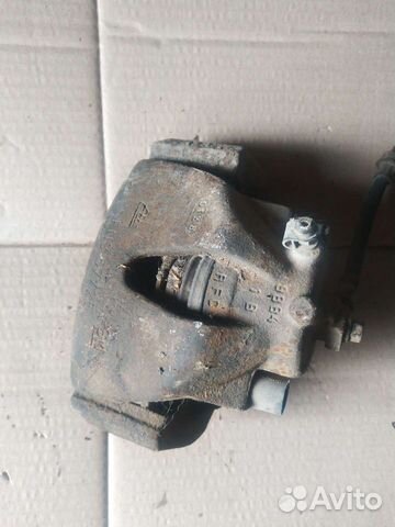 Суппорт передний правый Опель Зафира А