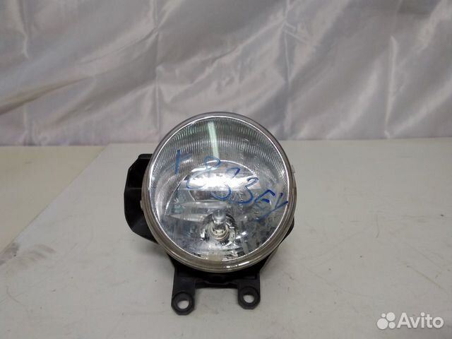 Фара противотуманная Toyota Noah