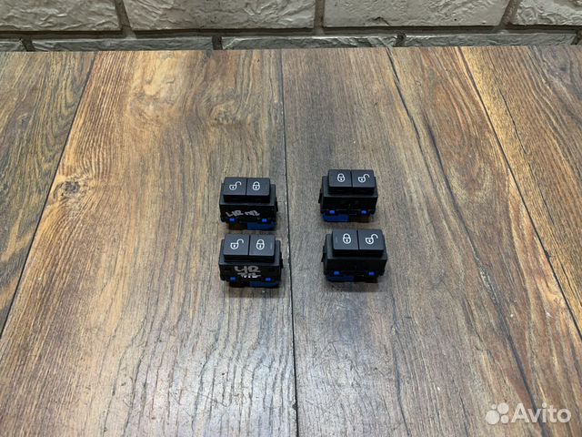 Range Rover Sport Кнопка центрального замка LH RH