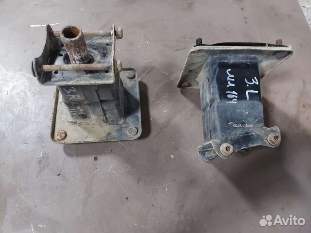 Кронштейны заднего усилителя на Mercedes w164