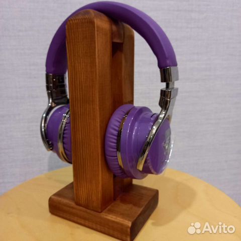 Подставка для наушников из дерева