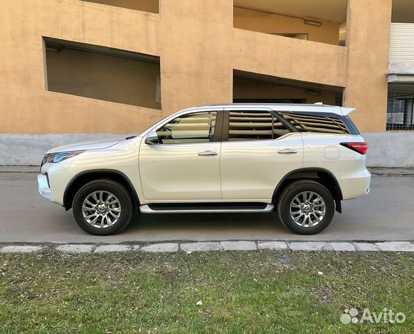 Toyota Fortuner 2.8 AT, 2021, 220 км