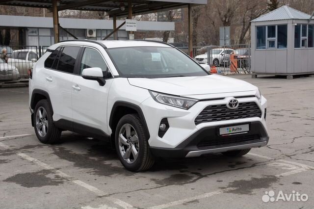 Toyota RAV4 2.5 AT, 2022