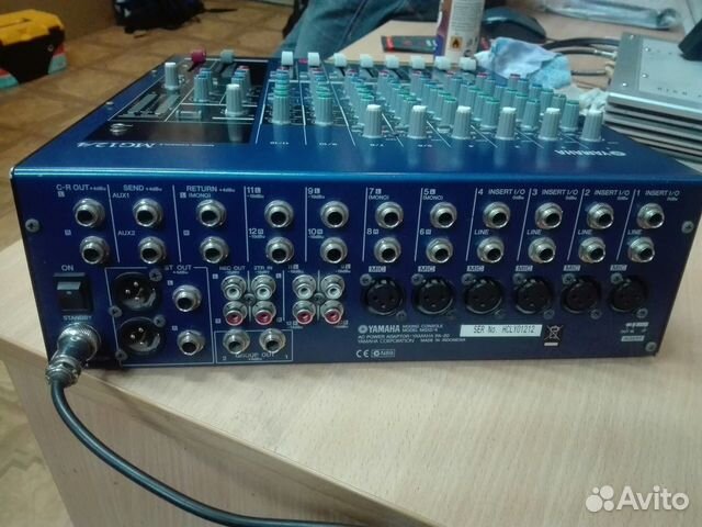 Микшерный пульт Yamaha MG 12/4