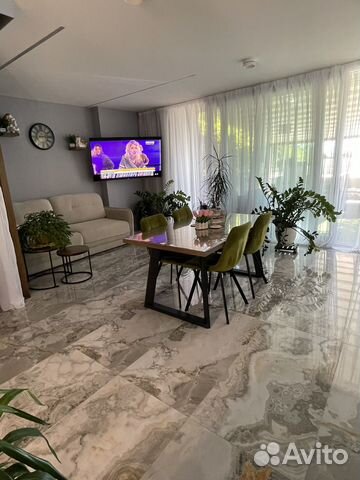 

Квартира-студия, 98 м², 1/3 эт.