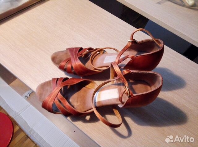 Продам босоножки для бальных танцев р. 38