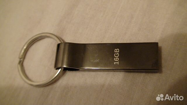 Флешки USB (16 Гб и 32 Гб, Новые)