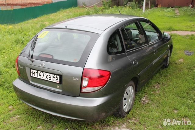 Заднее стекло на Киа Рио Kia Rio 2004 года выпуска