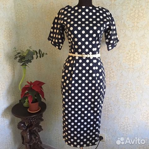 Платье-карандаш в горошек