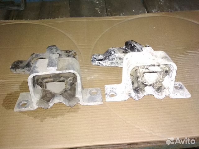 Опоры двс двигателя для Рено