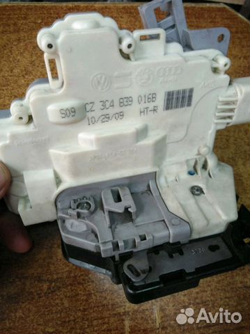 Замок двери на пассат б6