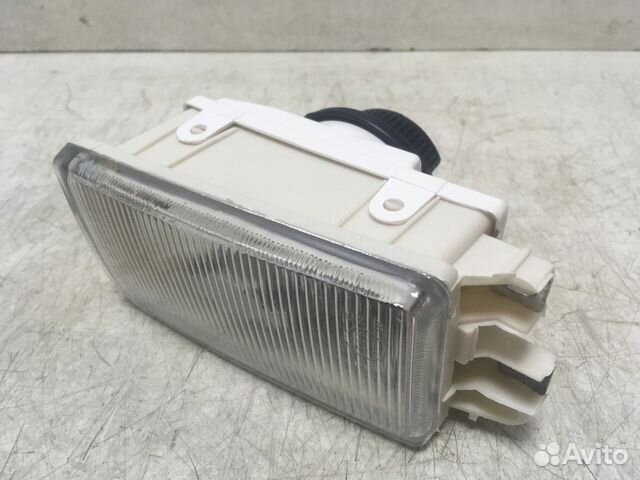Фара противотуманная левая VW Passat B4 Фара противотуманная левая VW Passat B4