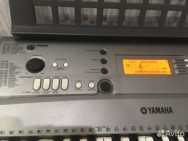 Синтезатор Yamaha psr-R300