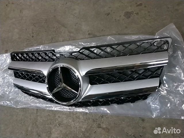 Мерседес решетка радиатора W 204 GLK рестайлинг Мерседес решетка радиатора W 204 GLK рестайлинг
