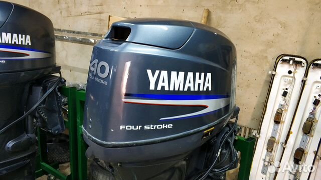 Yamaha F40 гидроподъемник, ручной и электростартер
