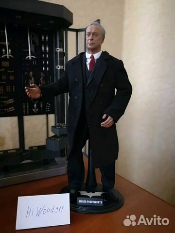 Hot toys batman armory Alfred