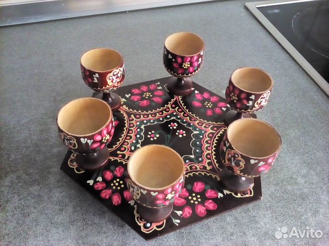 Графин с рюмками на подносе дерево роспись СССР Графин с рюмками на подносе дерево роспись СССР