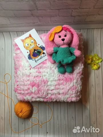 Игрушки и плед Игрушки и плед