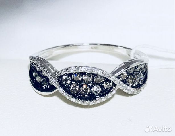 Золотое кольцо с бриллиантами Золотое кольцо с бриллиантами