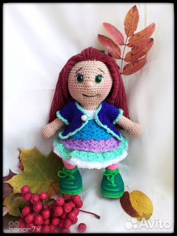 Вязаная куколка София