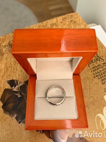 Золотое кольцо с бриллиантами Золотое кольцо с бриллиантами