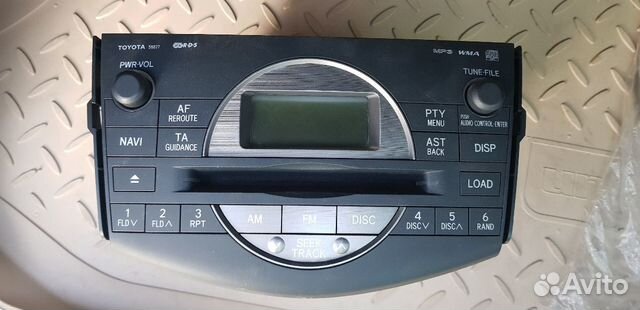 Продам штатную магнитолу на Toyota Rav-4