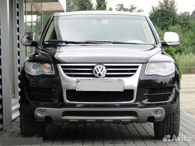 Накладка на передний бампер Volkswagen Touareg GP