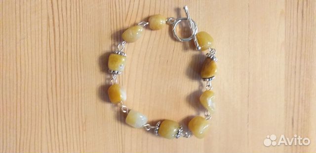 Браслет из перламутра и яшмы
