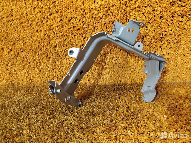 Кронштейн крыла передний правый Audi Q7 2 4M