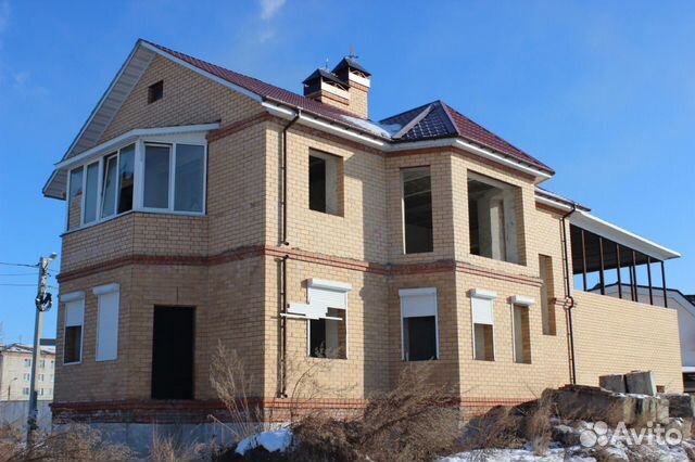 Коттедж 310 м² на участке 6 сот.