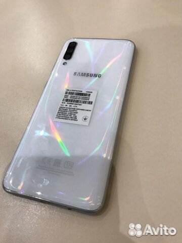 Телефон SAMSUNG Galaxy A70 Телефон SAMSUNG Galaxy A70