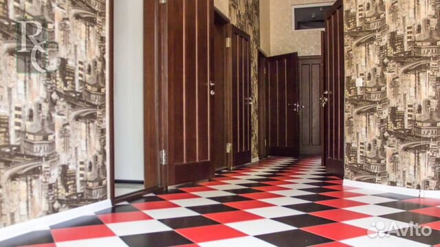 4-к квартира, 130 м², 1/10 эт.