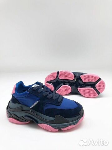 Кроссовки Balenciaga triple S женские Кроссовки Balenciaga triple S женские