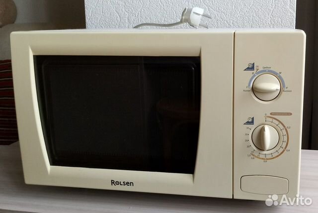 Микроволновка Rolsen MS-1770 MN Б/У Микроволновка Rolsen MS-1770 MN Б/У
