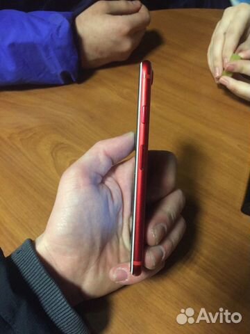 Телефон iPhone 7