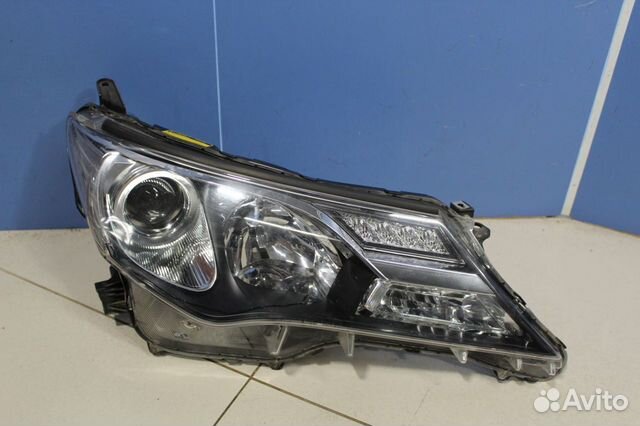 Фара правая Toyota RAV 4