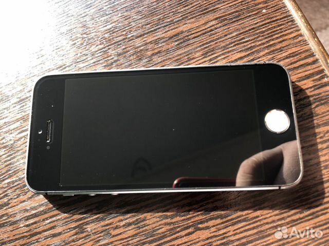 Телефон iPhone Телефон iPhone