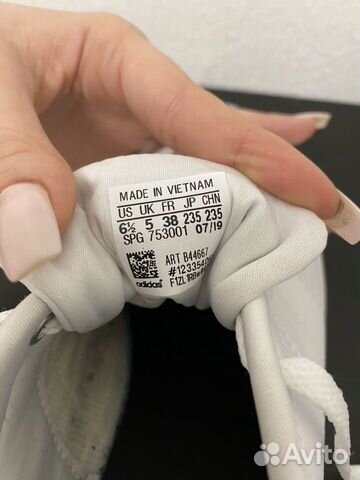 Кроссовки adidas оригинальные Кроссовки adidas оригинальные