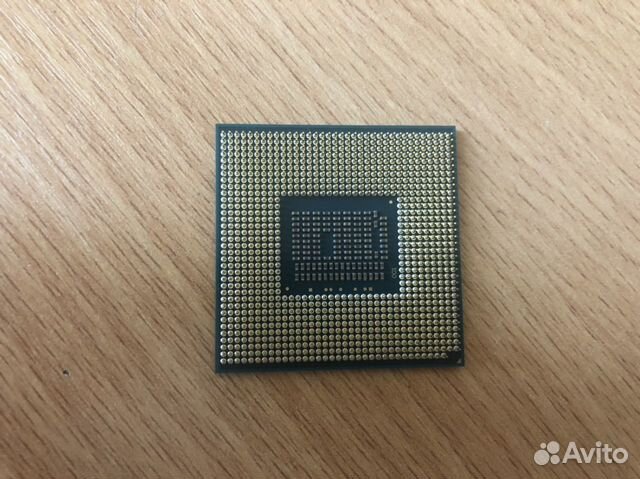 Celeron 1000m. Intel Celeron b820. Intel Pentium b820 sr0hq. Socket pga988 на шарах. PGA сокет.