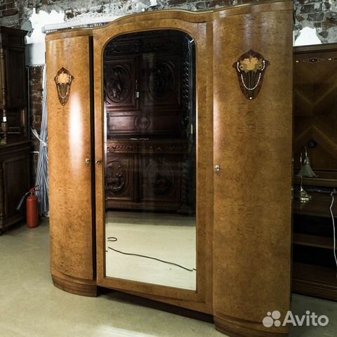 Антикварные шкафы, стулья, столы, часы, буфеты
