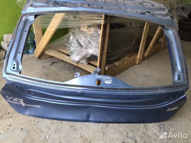 Крышка багажника Volvo V40 CC Крышка багажника Volvo V40 CC