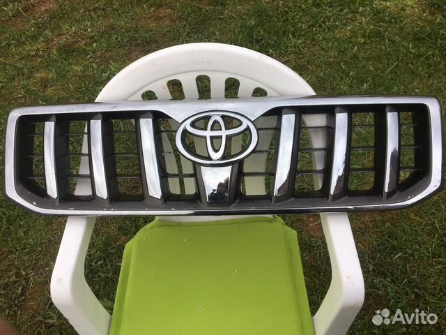 Решетка радиатора + значок для Toyota Land Cruiser Решетка радиатора + значок для Toyota Land Cruiser