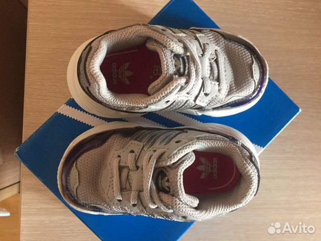 Детские кроссовки adidas Детские кроссовки adidas