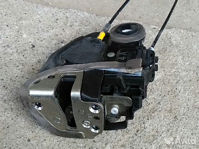 Замок задний левый Lexus LX 570