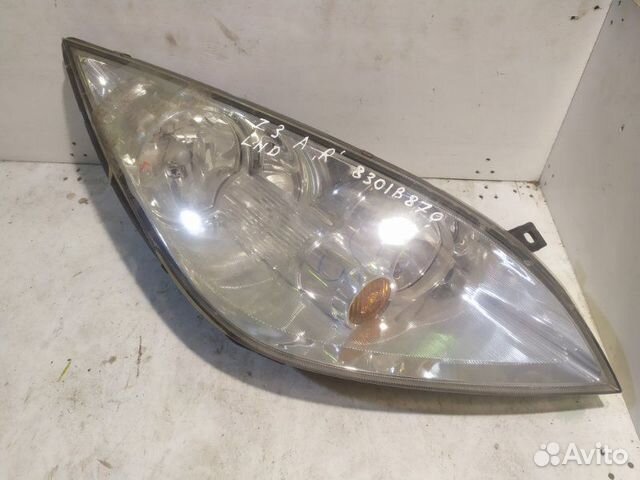 Фара правая Mitsubishi Colt Z34A